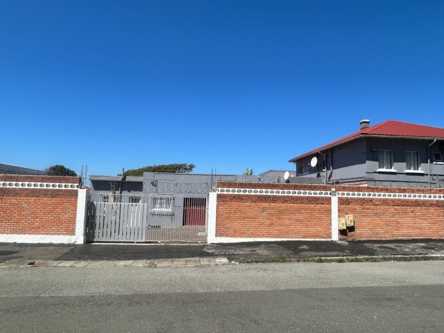 17 Bedroom Property for Sale in Quigney Eastern Cape